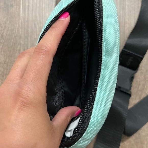 CHAMPION Prime OVERSIZE BLACK C LOGO FANNY PACK SHOULDER BAG MINT GREEN Belt BAG - Picture 6 of 11